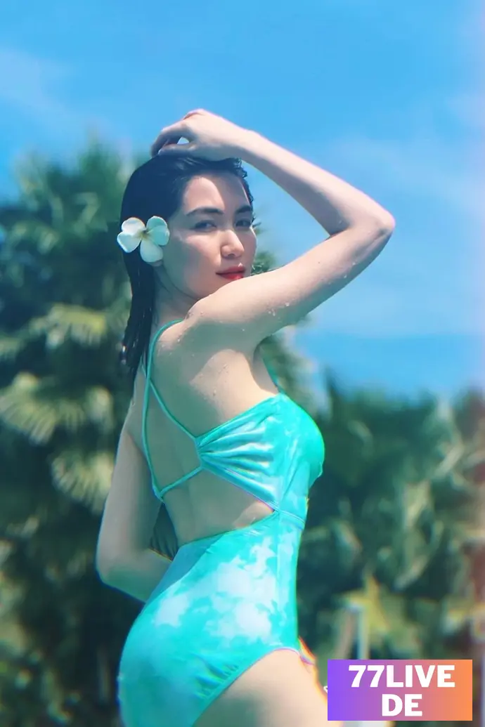 Hòa Minzy Show Body Với Bikini Hình 1